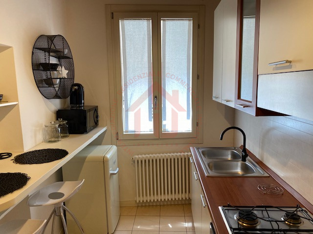 RIF. SR012 VICENZA - BASSANO DEL GRAPPA Proponiamo in vendita appartamento bi locale in centro st...