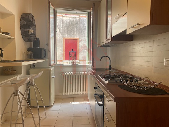 RIF. SR012 VICENZA - BASSANO DEL GRAPPA Proponiamo in vendita appartamento bi locale in centro st...