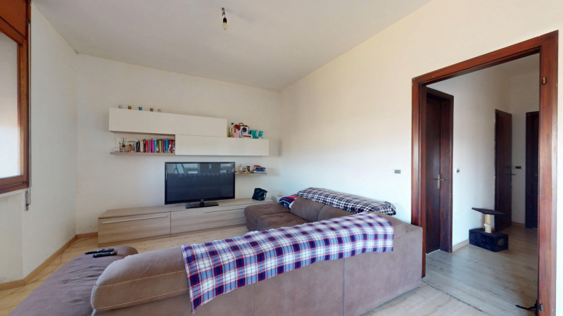 Situato in una tranquilla zona residenziale, lontana dal traffico del centro ma comoda a tutti i ...