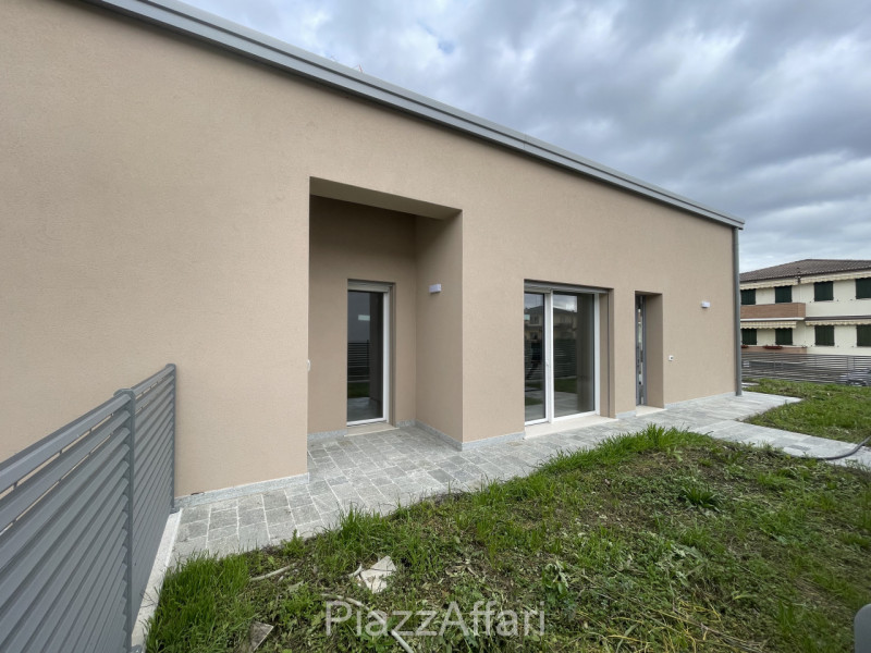 RIF. CAMP22

Proponiamo in vendita nel Comune di Campolongo Maggiore, in zona centrale a circa 40...