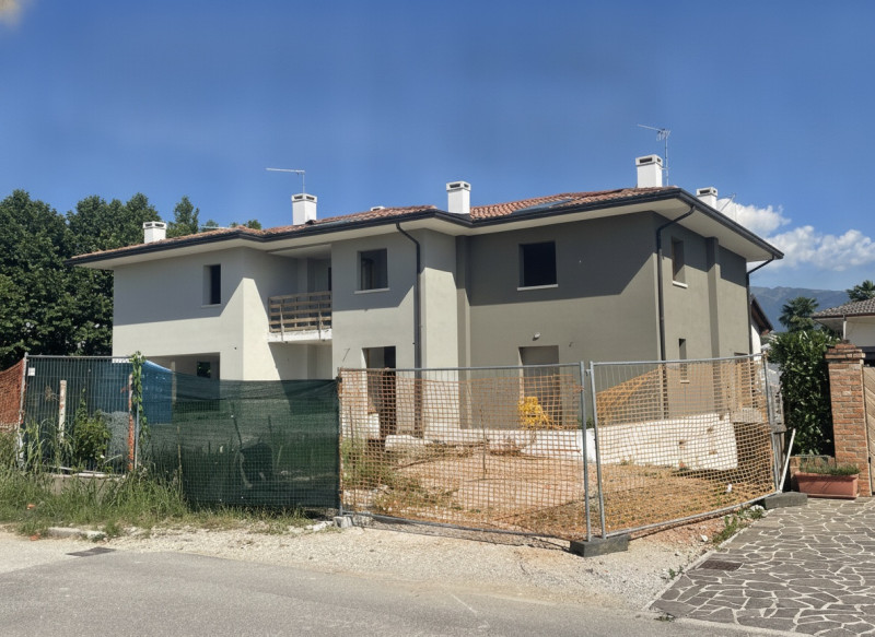 NOSTRA PROPOSTA: a pochi passi dal centro di Casella d'Asolo comoda ai servizi ma in zona tranqui...