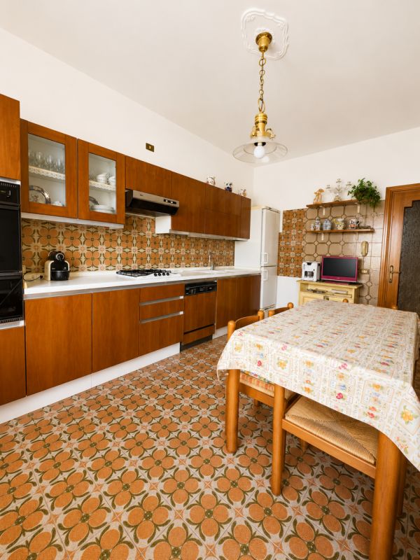 Scoprite questa incantevole villa singola degli anni '70, situata nel cuore di Marsango, una zona...