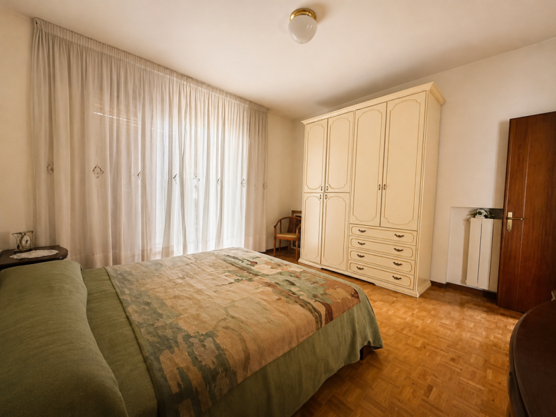 Scoprite questa incantevole villa singola degli anni '70, situata nel cuore di Marsango, una zona...