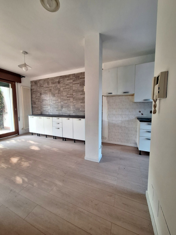 VILLETTA A SCHIERA CON GIARDINO PRIVATO, IN ELEGANTE ZONA RESIDENZIALE A CAMISANO VICENTINO - Rif...