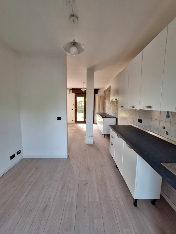 VILLETTA A SCHIERA CON GIARDINO PRIVATO, IN ELEGANTE ZONA RESIDENZIALE A CAMISANO VICENTINO - Rif...