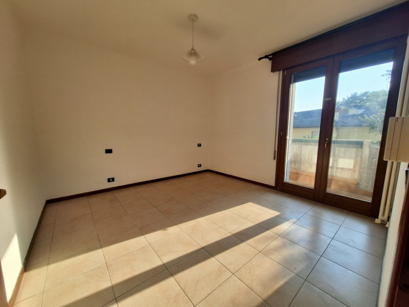 VILLETTA A SCHIERA CON GIARDINO PRIVATO, IN ELEGANTE ZONA RESIDENZIALE A CAMISANO VICENTINO - Rif...