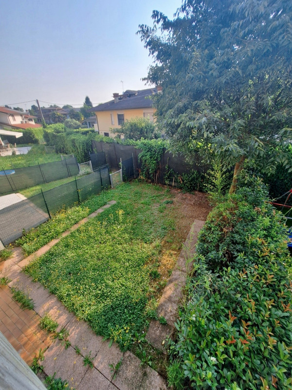 VILLETTA A SCHIERA CON GIARDINO PRIVATO, IN ELEGANTE ZONA RESIDENZIALE A CAMISANO VICENTINO - Rif...