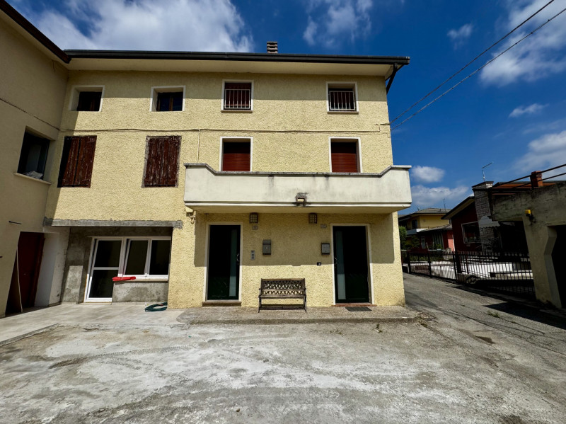Zanè - Bicamere con studio in duplex - Euro 114.000

Open House Day, Giovedì 2 Luglio dalle 17.00...