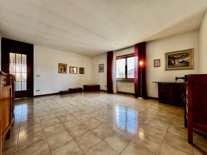 Zanè - Bicamere con studio in duplex - Euro 114.000

Open House Day, Giovedì 2 Luglio dalle 17.00...