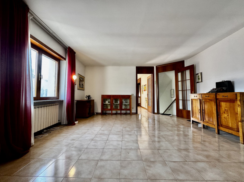 Zanè - Bicamere con studio in duplex - Euro 114.000

Open House Day, Giovedì 2 Luglio dalle 17.00...
