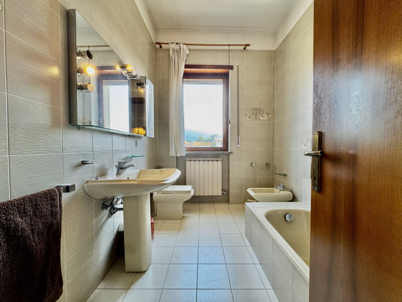 Zanè - Bicamere con studio in duplex - Euro 114.000

Trattativa riservata Unica Immobiliare - Zan...