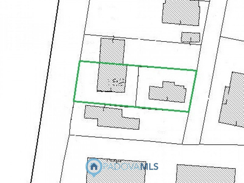 Immobile in esclusiva al Gruppo Padova MLS
Interessante casa accostata con tre lati libera dispos...
