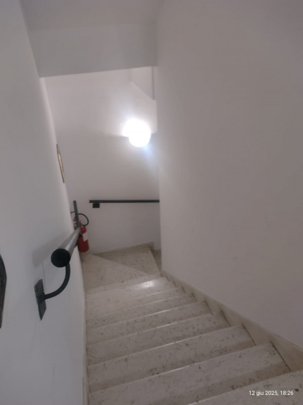 Nel cuore di Padova, e precisamente in Corso Vittorio Emanuele, proponiamo in affitto un raffinat...