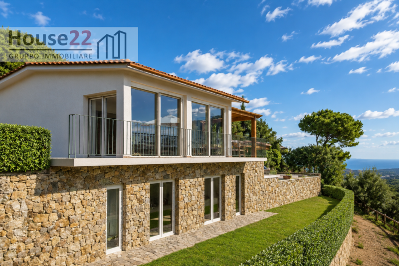 CAPOLIVERI - LIVORNO - ISOLA D'ELBA. NUOVA VILLA situata nel cuore della splendida Capoliveri. 
C...