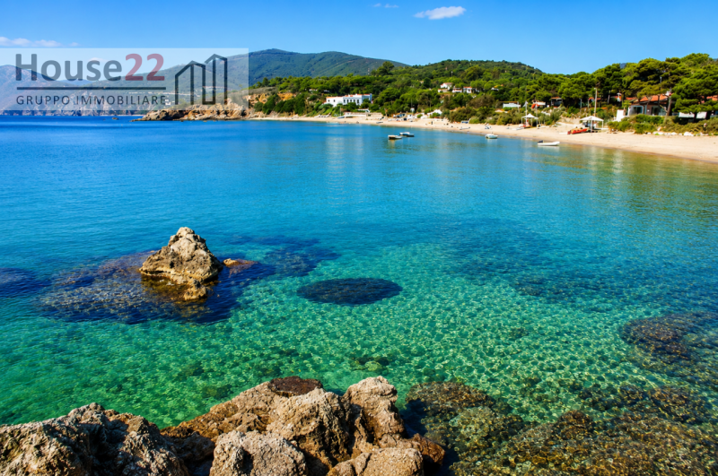 CAPOLIVERI - LIVORNO - ISOLA D'ELBA. NUOVA VILLA situata nel cuore della splendida Capoliveri. 
C...