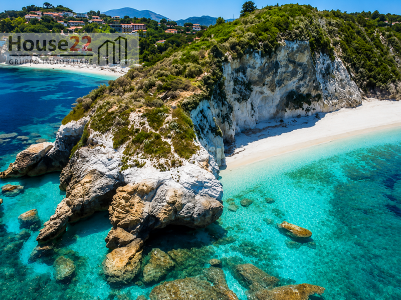 CAPOLIVERI - LIVORNO - ISOLA D'ELBA. NUOVA VILLA situata nel cuore della splendida Capoliveri. 
C...