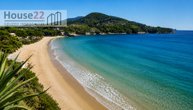 CAPOLIVERI - LIVORNO - ISOLA D'ELBA. NUOVA VILLA situata nel cuore della splendida Capoliveri. 
C...