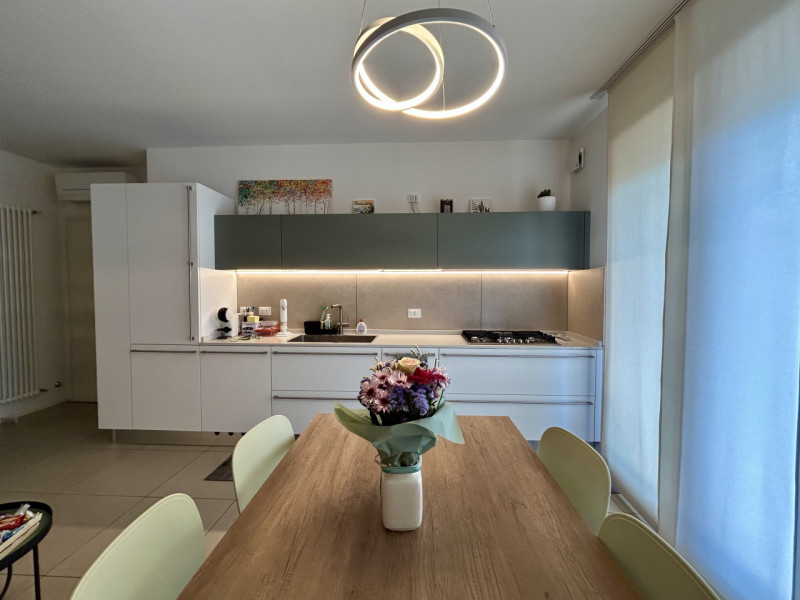 La casa giusta? Potrebbe essere questa!
Proponiamo splendido appartamento trilocale con finiture ...