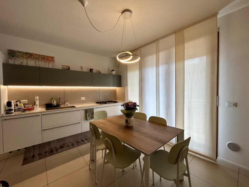La casa giusta? Potrebbe essere questa!
Proponiamo splendido appartamento trilocale con finiture ...