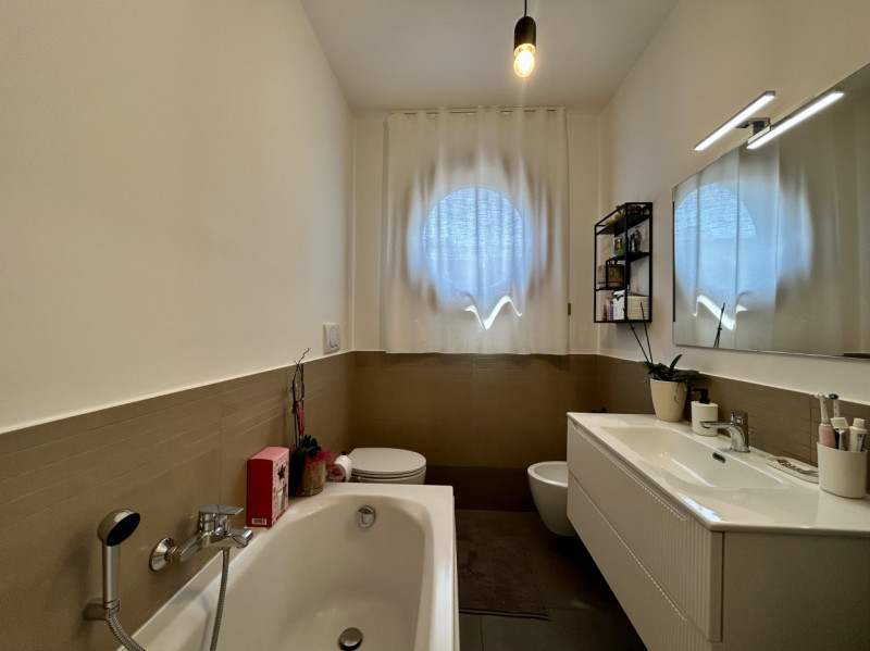 La casa giusta? Potrebbe essere questa!
Proponiamo splendido appartamento trilocale con finiture ...