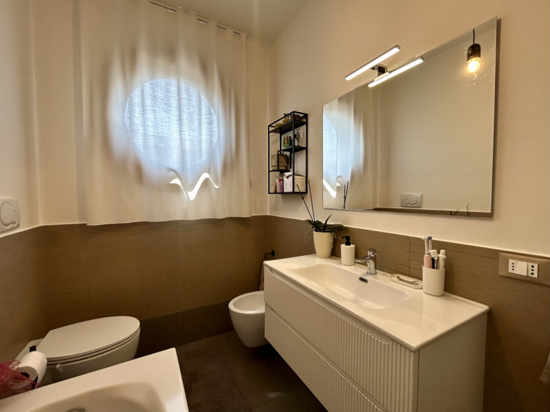 La casa giusta? Potrebbe essere questa!
Proponiamo splendido appartamento trilocale con finiture ...