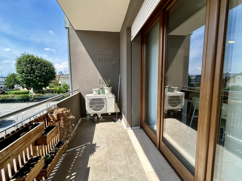 La casa giusta? Potrebbe essere questa!
Proponiamo splendido appartamento trilocale con finiture ...