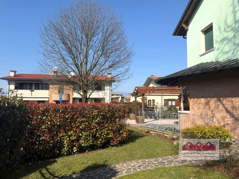 ISOLA VICENTINA: IN BIFAMILIARE SOVRAPPOSTA UN BEL BICAMERE AL PIANO TERRA CON GIARDINO ESCLUSIVO...