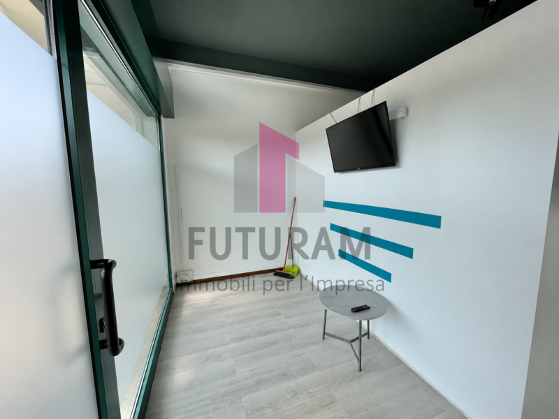 VICENZA - 61FIL -PER INFO 0444/310220

Proponiamo in Affitto un ufficio con le seguenti caratteri...