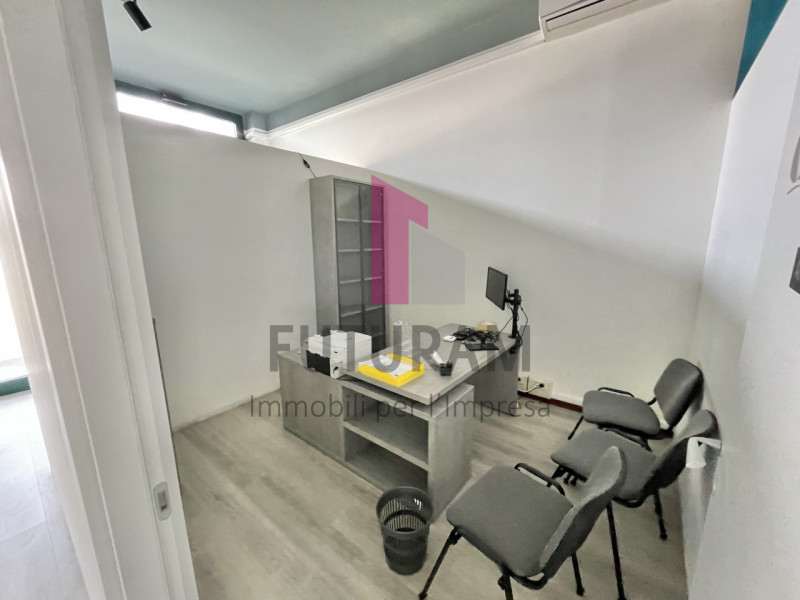VICENZA - 61FIL -PER INFO 0444/310220

Proponiamo in Affitto un ufficio con le seguenti caratteri...