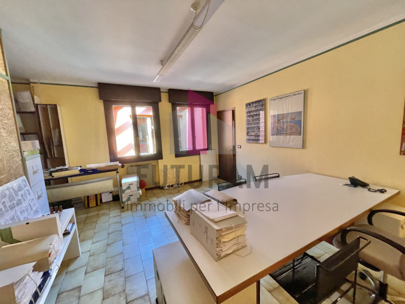 VICENZA - 61FIL -PER INFO 0444/310220

Proponiamo in Affitto un ufficio con le seguenti caratteri...