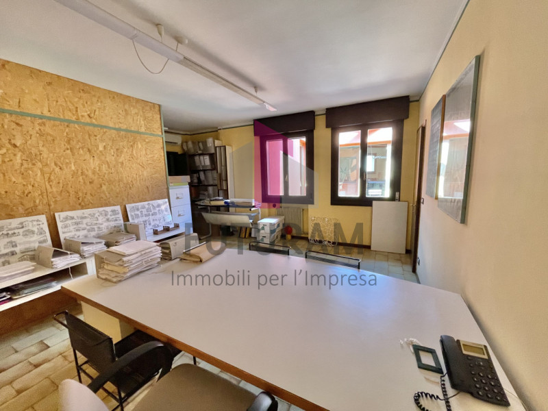 VICENZA - 61FIL -PER INFO 0444/310220

Proponiamo in Affitto un ufficio con le seguenti caratteri...