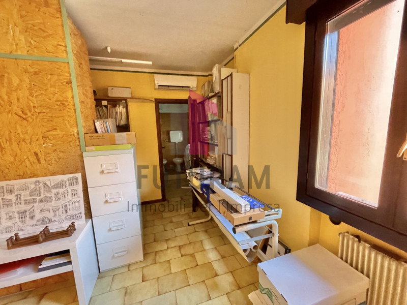 VICENZA - 61FIL -PER INFO 0444/310220

Proponiamo in Affitto un ufficio con le seguenti caratteri...