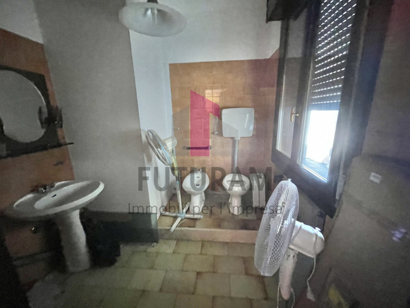 VICENZA - 61FIL -PER INFO 0444/310220

Proponiamo in Affitto un ufficio con le seguenti caratteri...