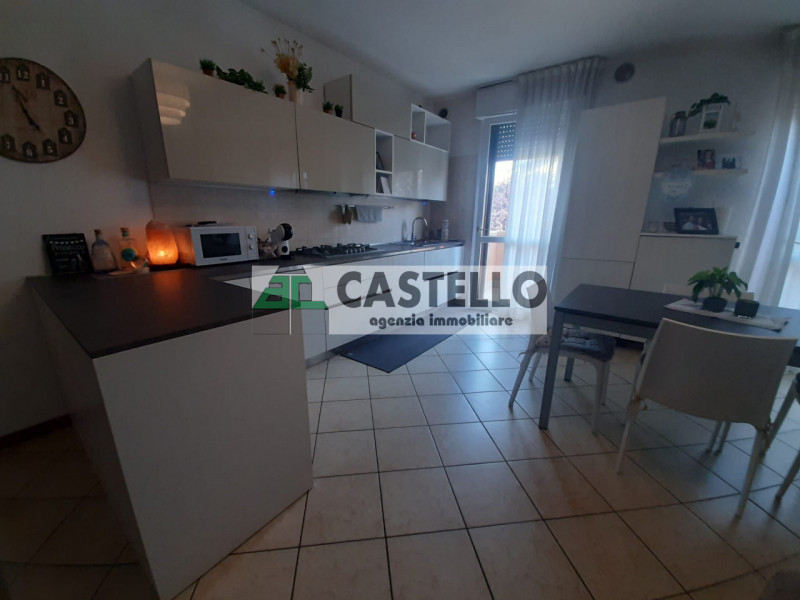 Selvazzano Dentro centro paese, in contesto residenziale tranquillo e ben servito, proponiamo spa...