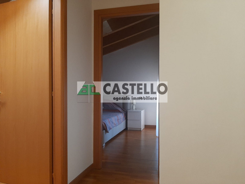 Selvazzano Dentro centro paese, in contesto residenziale tranquillo e ben servito, proponiamo spa...