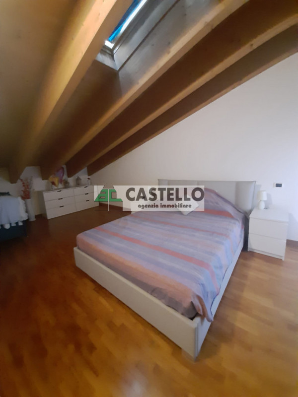 Selvazzano Dentro centro paese, in contesto residenziale tranquillo e ben servito, proponiamo spa...