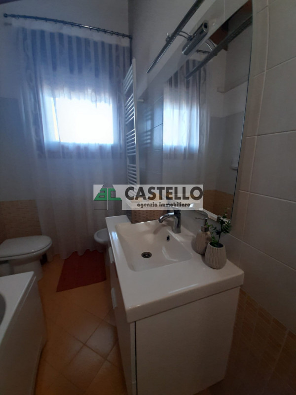 Selvazzano Dentro centro paese, in contesto residenziale tranquillo e ben servito, proponiamo spa...