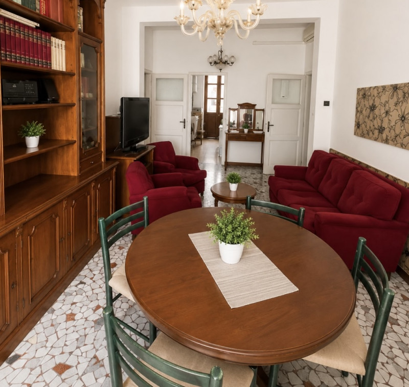 (Per INFO Cristina 3389226442) Proponiamo in vendita centralissimo appartamento in zona Specola, ...