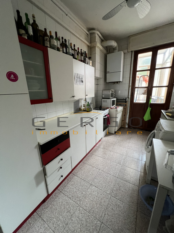 (Per INFO Cristina 3389226442) Proponiamo in vendita centralissimo appartamento in zona Specola, ...