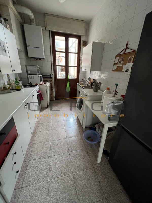 (Per INFO Cristina 3389226442) Proponiamo in vendita centralissimo appartamento in zona Specola, ...