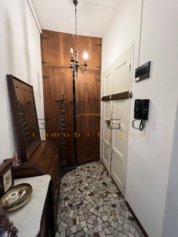 (Per INFO Cristina 3389226442) Proponiamo in vendita centralissimo appartamento in zona Specola, ...