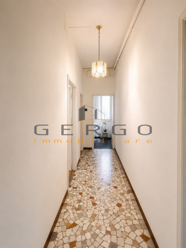 (Per INFO Cristina 3389226442) Proponiamo in vendita centralissimo appartamento in zona Specola, ...
