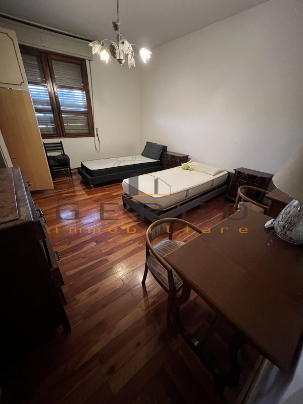 (Per INFO Cristina 3389226442) Proponiamo in vendita centralissimo appartamento in zona Specola, ...