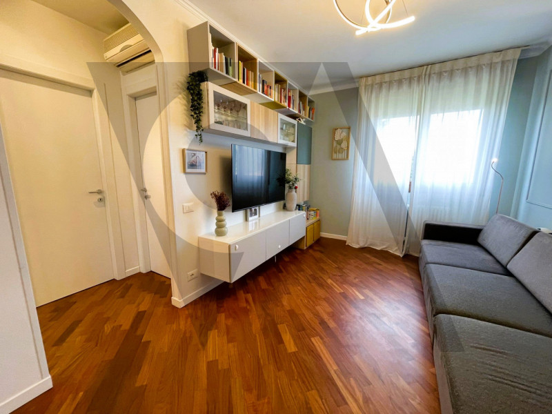 Proponiamo in vendita un appartamento situato nella servita zona di Camin, nel comune di Padova.
...