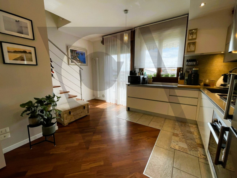 Proponiamo in vendita un appartamento situato nella servita zona di Camin, nel comune di Padova.
...