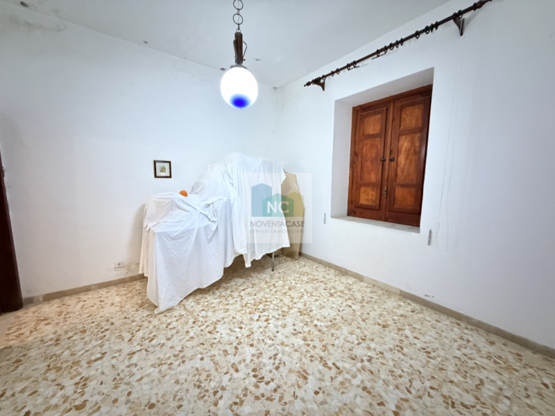 Nel cuore di Sant'Angelo, una delle località più affascinanti dell'isola d'Ischia, proponiamo in ...