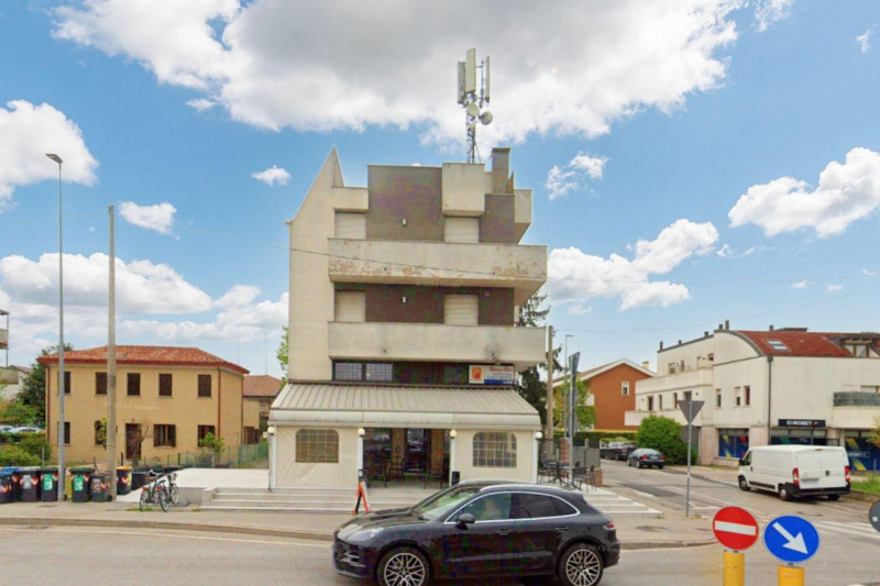 Quest’immobile viene venduto tramite asta online.

Vendesi lastrico solare sito a Padova (PD), in...