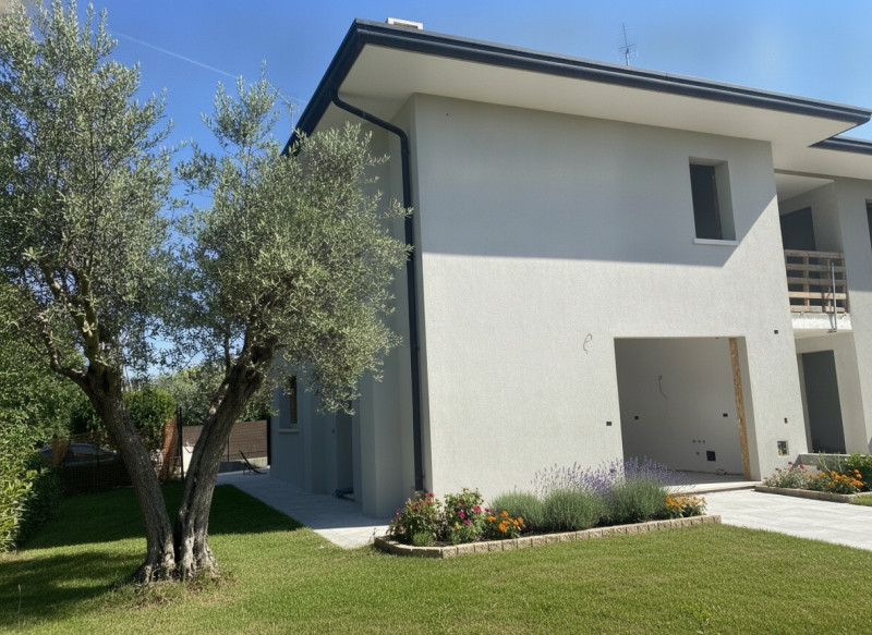 NOSTRA PROPOSTA: a pochi passi dal centro di Casella d'Asolo comoda ai servizi ma in zona tranqui...