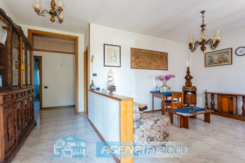 DUE ABITAZIONI IN UN'UNICA PROPRIETA', IMMERSA NELLA TRANQUILLITA' DELLA CAMPAGNA DI ARRE!!! CON ...