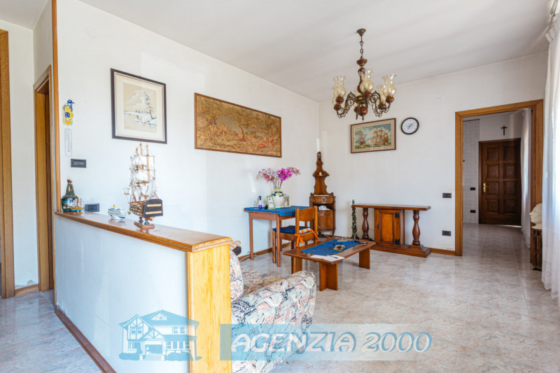 DUE ABITAZIONI IN UN'UNICA PROPRIETA', IMMERSA NELLA TRANQUILLITA' DELLA CAMPAGNA DI ARRE!!! CON ...